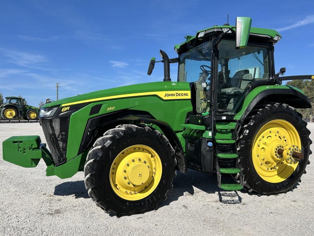 Image of John Deere 8R 250 Primary image