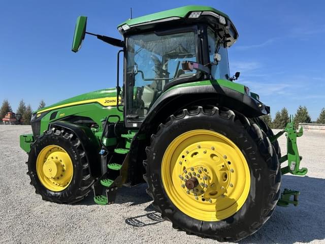Image of John Deere 8R 250 equipment image 4
