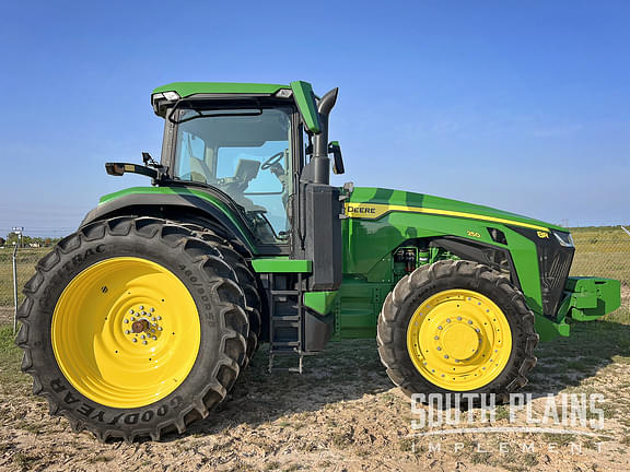 Image of John Deere 8R 250 equipment image 1