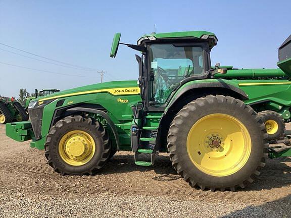 Image of John Deere 8R 250 equipment image 1