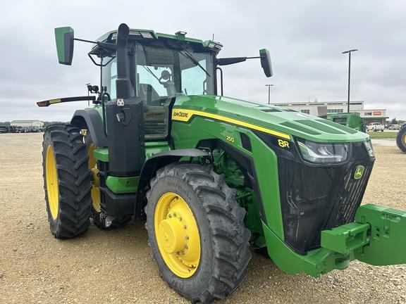 Image of John Deere 8R 250 equipment image 1
