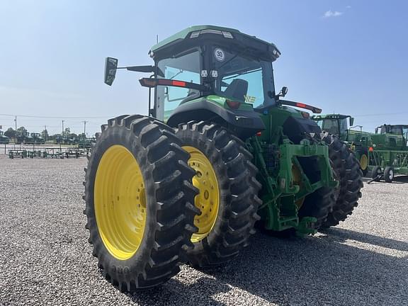 Image of John Deere 8R 250 equipment image 2