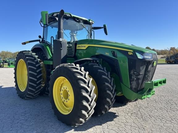 Image of John Deere 8R 250 equipment image 3