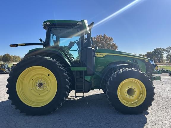 Image of John Deere 8R 250 equipment image 4