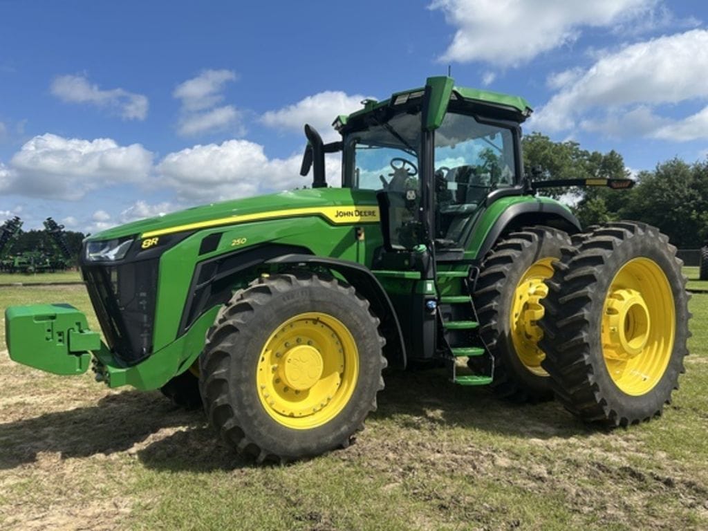 2023 John Deere 8R 250 Equipment Image0