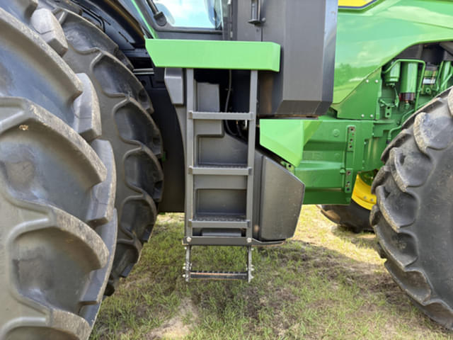 Image of John Deere 8R 250 equipment image 2