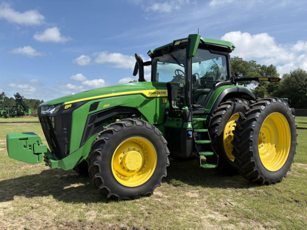 Image of John Deere 8R 250 Primary image