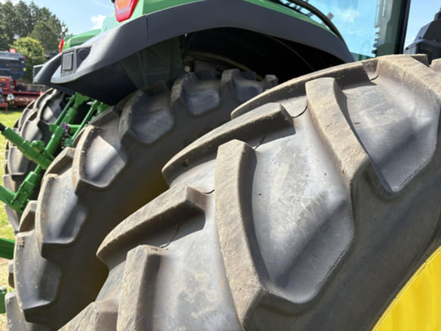 Image of John Deere 8R 250 equipment image 4