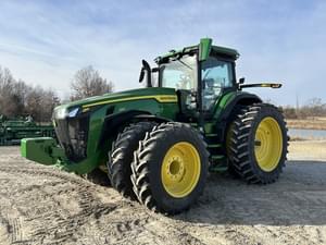 2023 John Deere 8R 250 Image