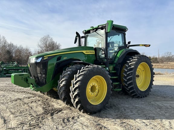 2023 John Deere 8R 250 Equipment Image0