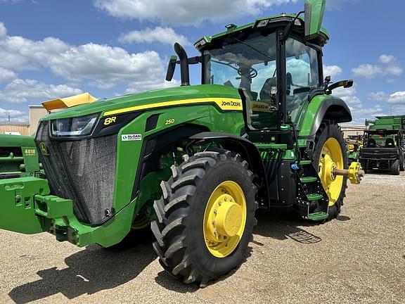 Image of John Deere 8R 250 Primary image