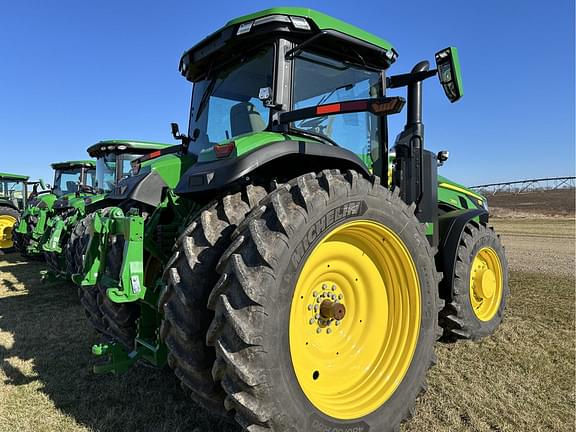 Image of John Deere 8R 250 equipment image 2