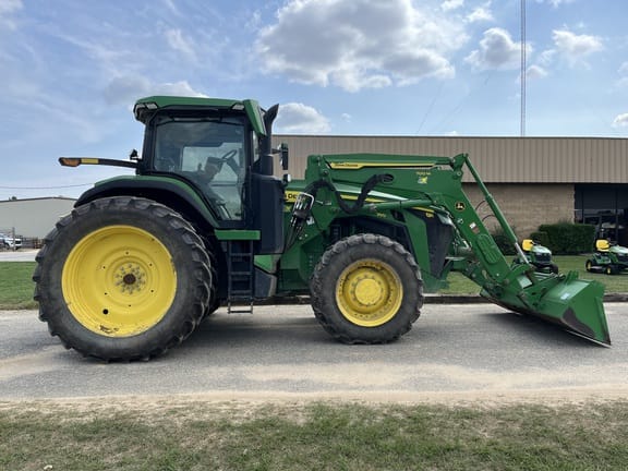 2023 John Deere 8R 250 Equipment Image0
