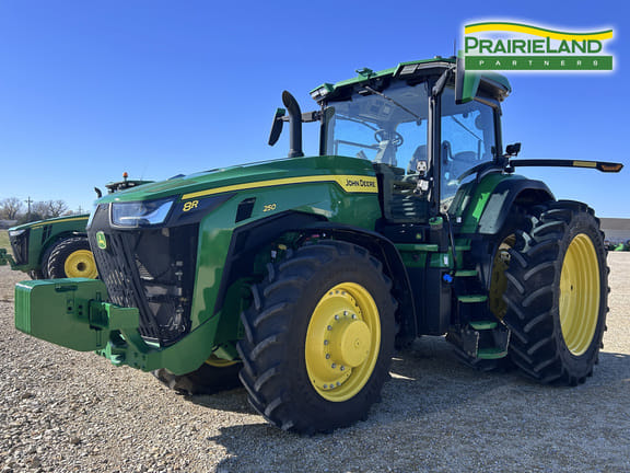 2023 John Deere 8R 250 Equipment Image0
