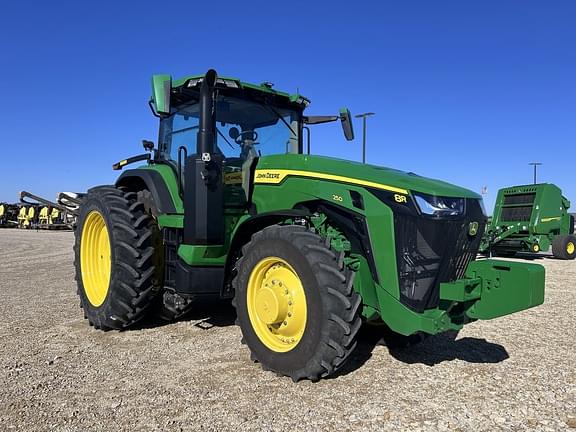 Image of John Deere 8R 250 equipment image 1