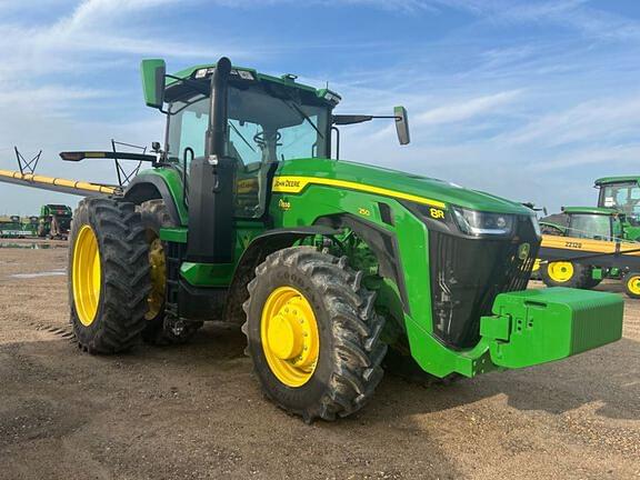 Image of John Deere 8R 250 equipment image 4