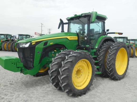 Image of John Deere 8R 250 equipment image 1