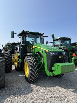 2023 John Deere 8R 250 Equipment Image0