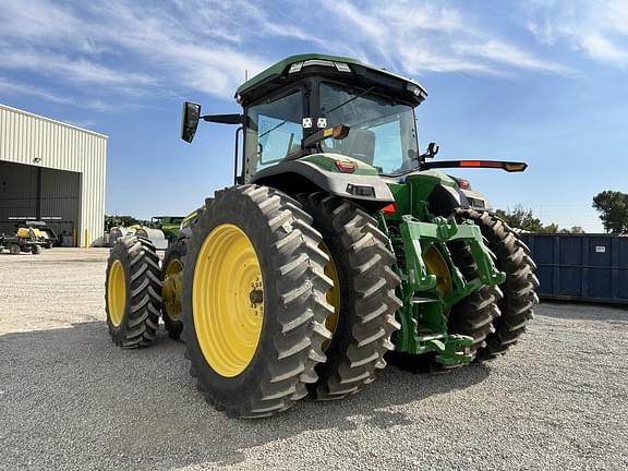 Image of John Deere 8R 250 equipment image 4