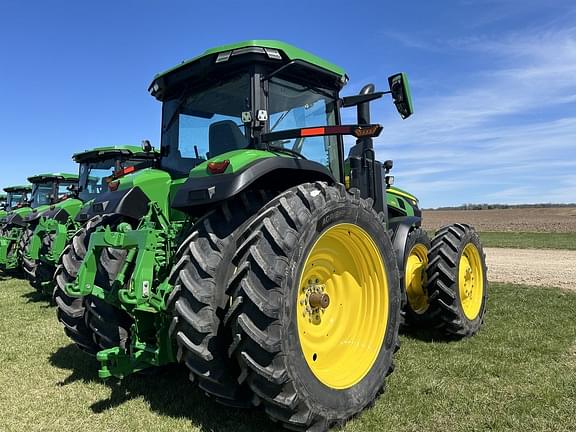 Image of John Deere 8R 250 equipment image 4