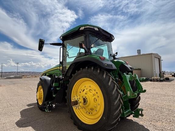 Image of John Deere 8R 250 equipment image 2