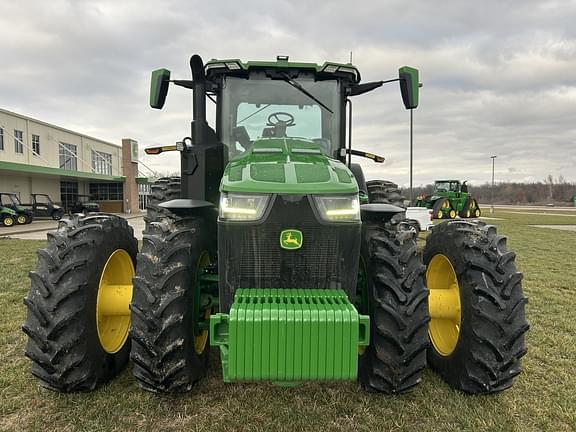 Image of John Deere 8R 250 equipment image 2