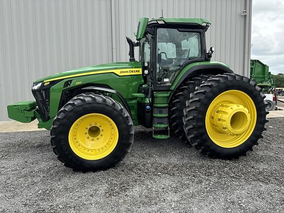 Image of John Deere 8R 250 equipment image 2