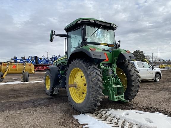 Image of John Deere 8R 250 equipment image 2