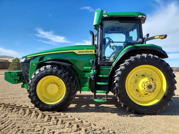 Image of John Deere 8R 250 equipment image 1