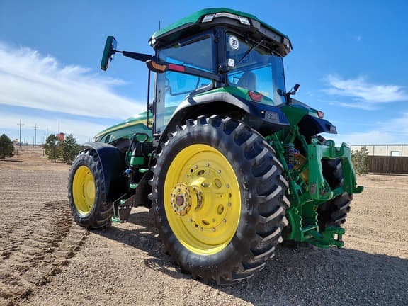 Image of John Deere 8R 250 equipment image 2