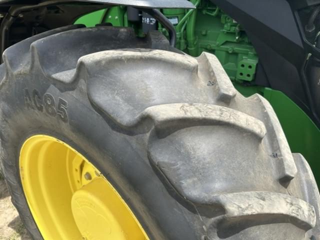 Image of John Deere 8R 250 equipment image 3