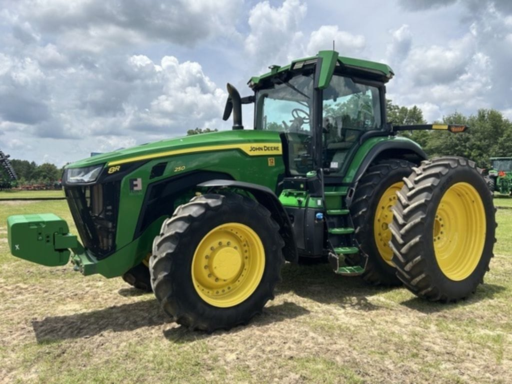 2023 John Deere 8R 250 Equipment Image0