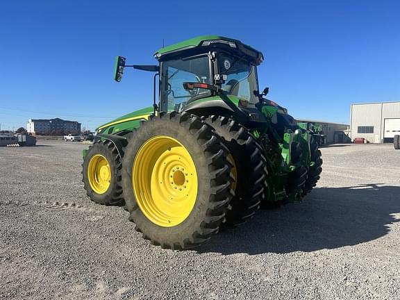 Image of John Deere 8R 250 equipment image 2