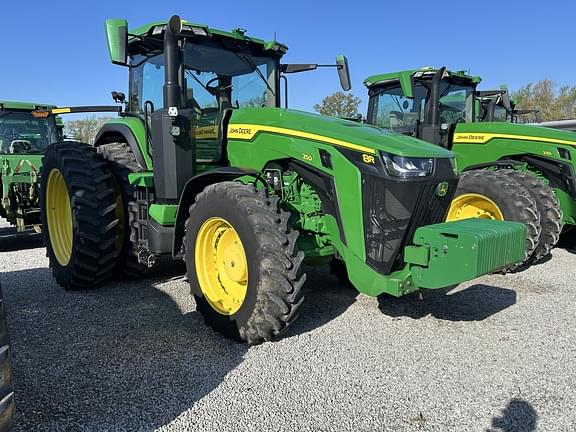 Image of John Deere 8R 250 equipment image 1