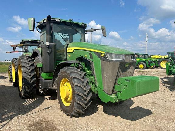 Image of John Deere 8R 250 equipment image 4