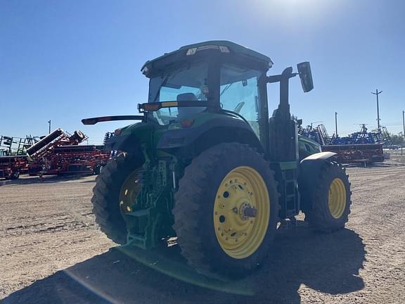 Image of John Deere 8R 250 equipment image 2