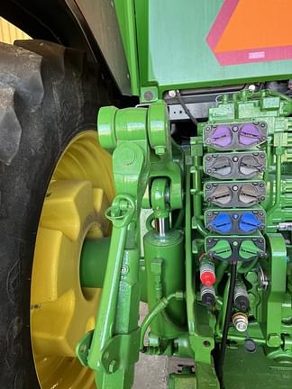 Image of John Deere 8R 250 equipment image 4