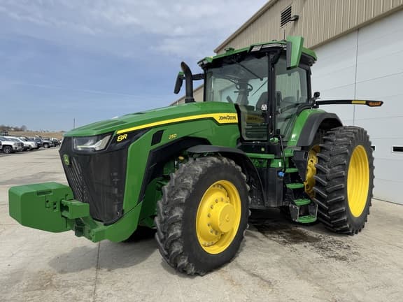 Image of John Deere 8R 250 equipment image 1