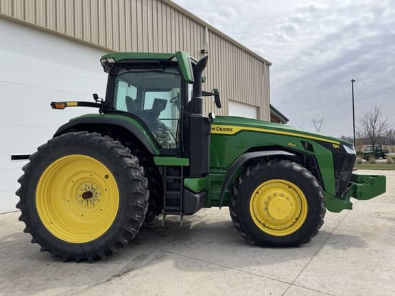 Image of John Deere 8R 250 equipment image 2