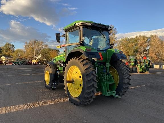 Image of John Deere 8R 250 equipment image 3