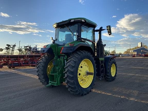 Image of John Deere 8R 250 equipment image 2