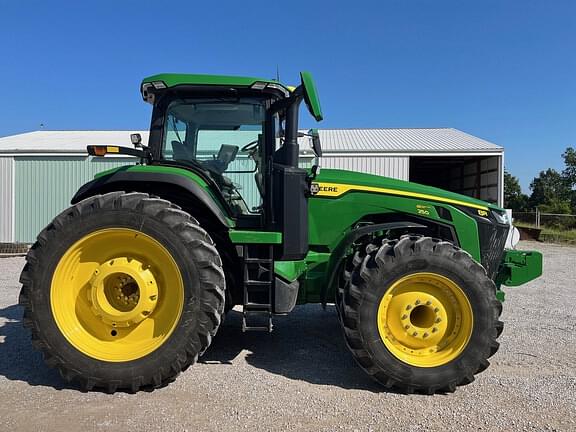 Image of John Deere 8R 250 equipment image 1