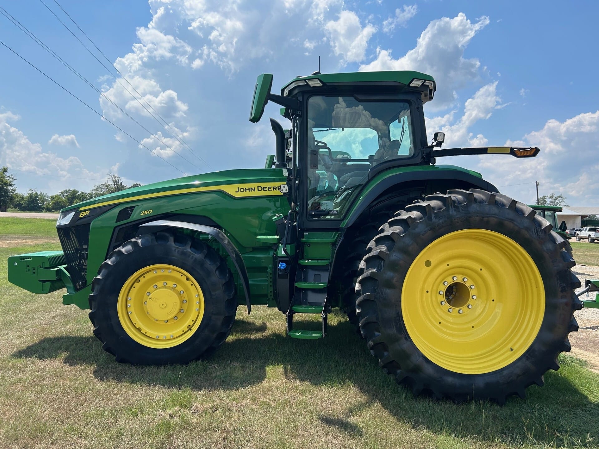 2023 John Deere 8R 250 Equipment Image0