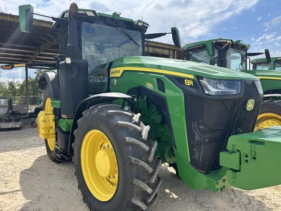 Image of John Deere 8R 250 equipment image 2