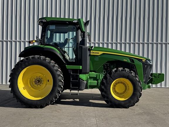 Image of John Deere 8R 250 Primary image