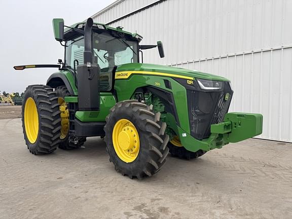 Image of John Deere 8R 250 equipment image 1