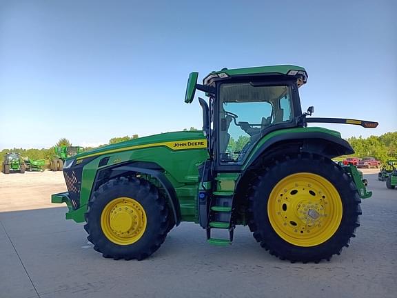 Image of John Deere 8R 250 equipment image 4