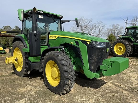 Image of John Deere 8R 250 equipment image 1