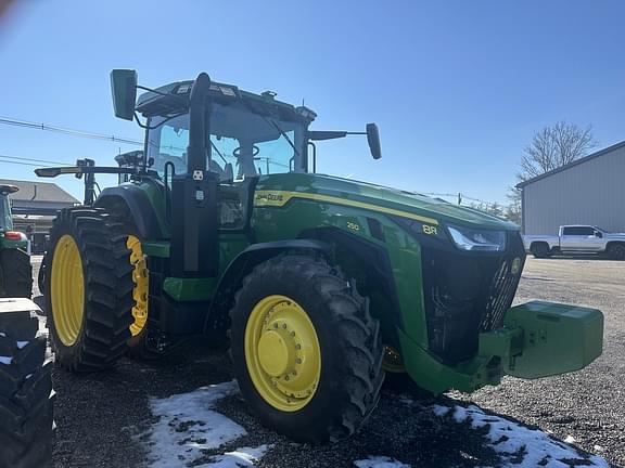 Image of John Deere 8R 250 equipment image 2