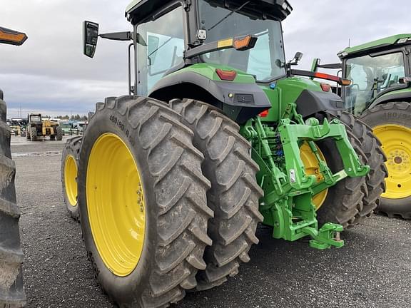 Image of John Deere 8R 250 equipment image 2